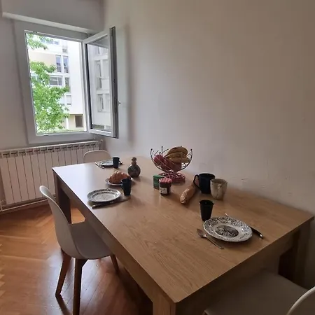 Spacieux T4 A Proche Tramway Apartmán